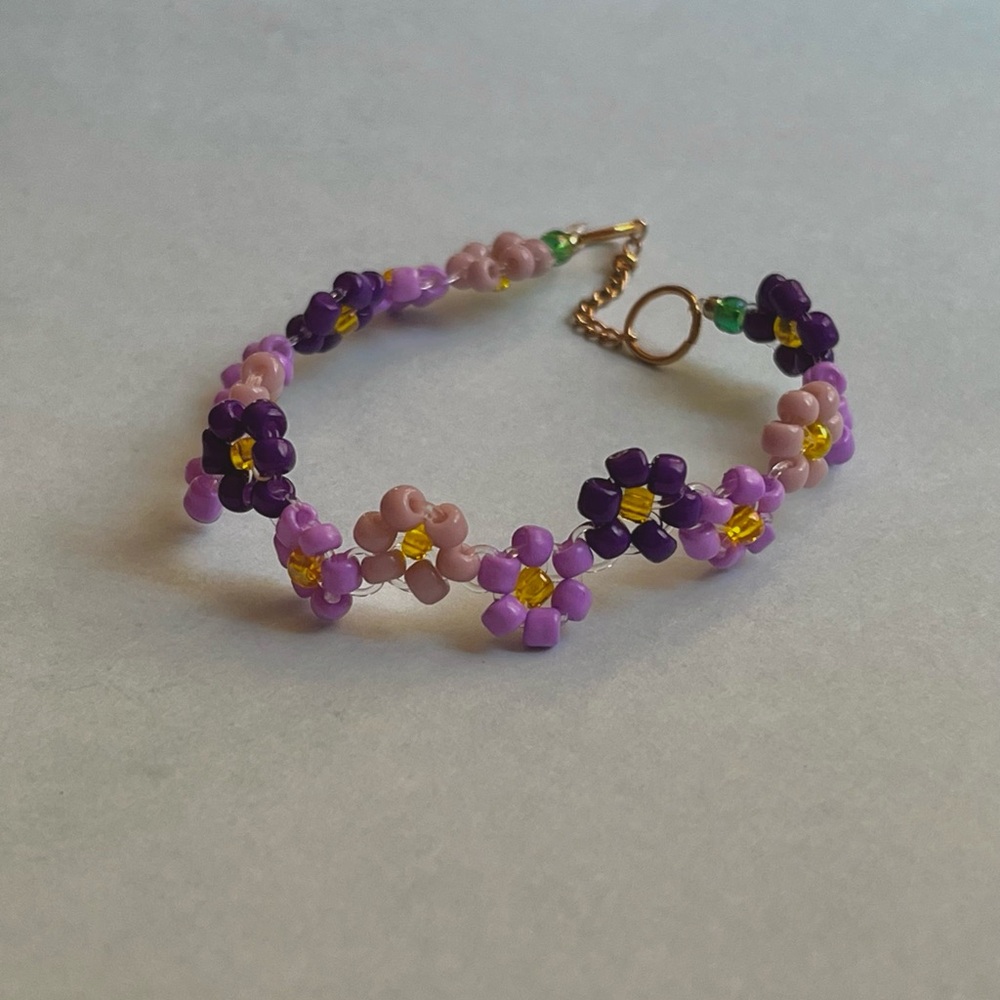 Lilac Beaded Bracelet with Gold Accents